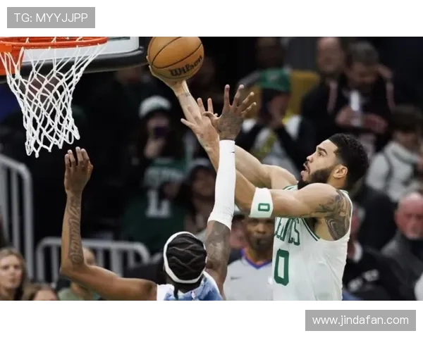 塔图姆领衔绿军险胜森林狼兰德尔与怀特表现不俗助力球队胜利